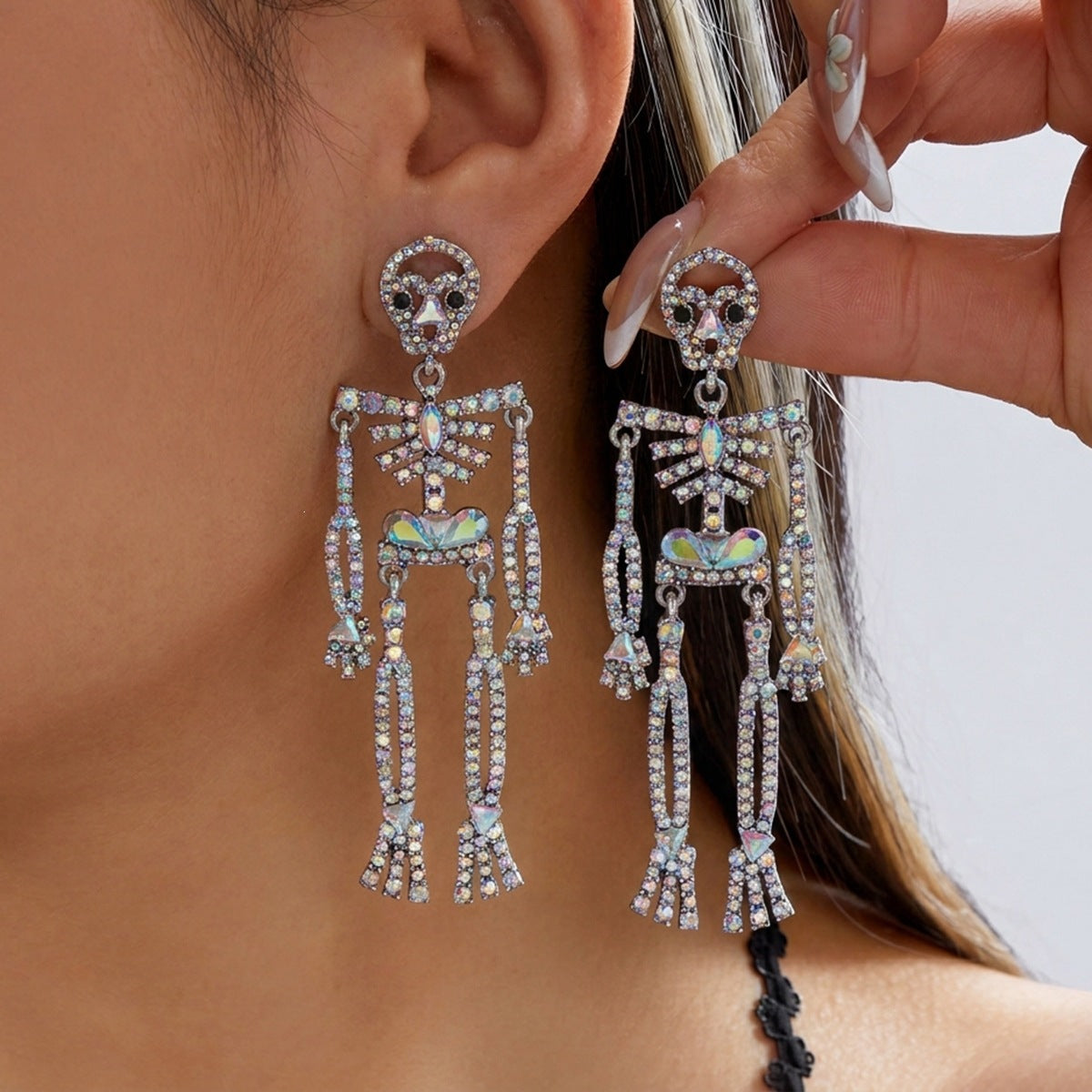 Punk Rhinestone Inlaid Geometric Skull Alloy Drop Earrings for Unisex