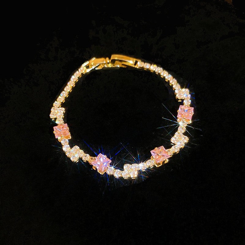 Elegant Heart-Shaped Gold-Plated Zirconia Bracelet for Women with Delicate Luxury Aesthetic