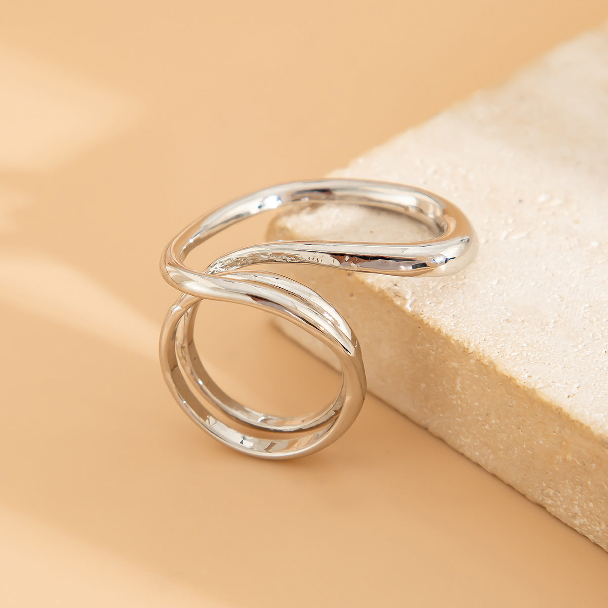 Geometric Round Hollow Out Plated Zinc Alloy Ring for Women