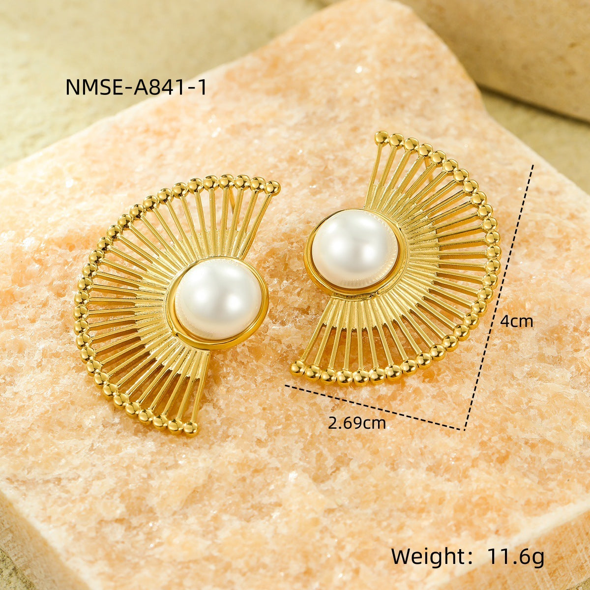Orecchini a perno da donna vintage in acciaio inossidabile placcato oro 18K a forma di ventaglio a strisce con perla