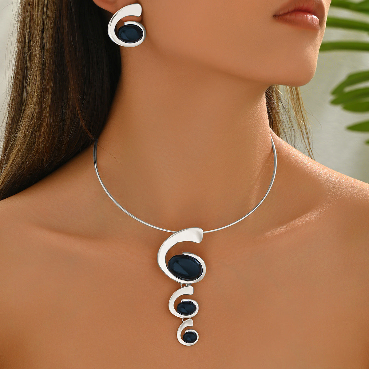 Set di collana e orecchini in rame stile geometrico con intarsio di pietre preziose da donna