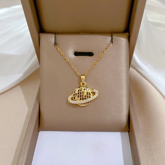 Collar con colgante de lujo de acero de titanio Galaxia Tierra para mujer con incrustaciones completas de diamantes de imitación Diseño geométrico Cadena ajustable de acero de titanio