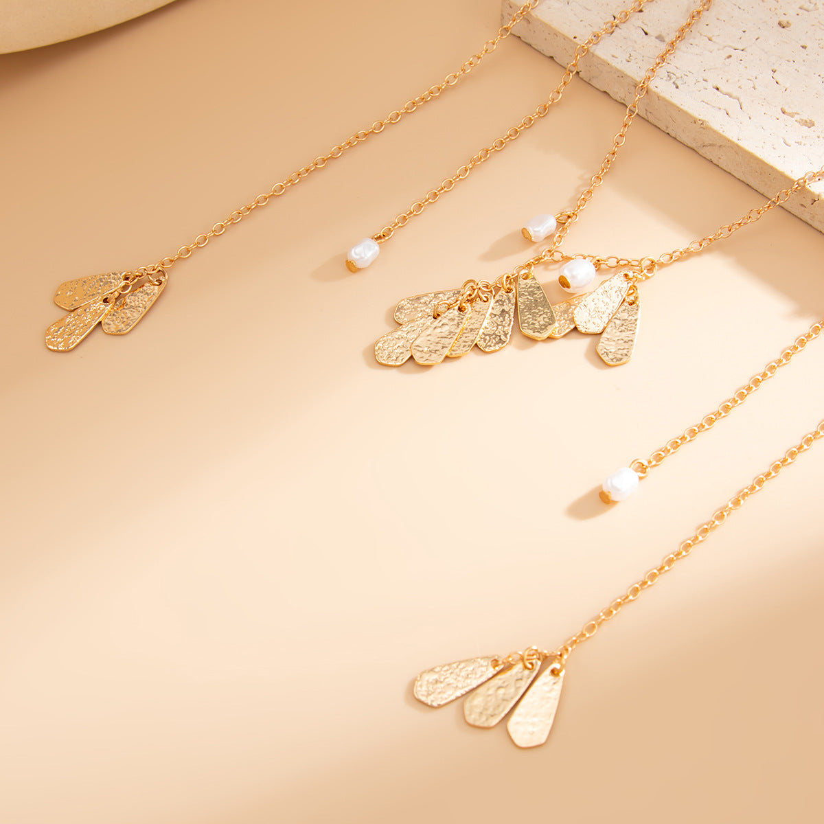 Minimalist Geometric Hammered Texture Pendant Necklace with Tassels for Women Alloy Long Pearl Necklace