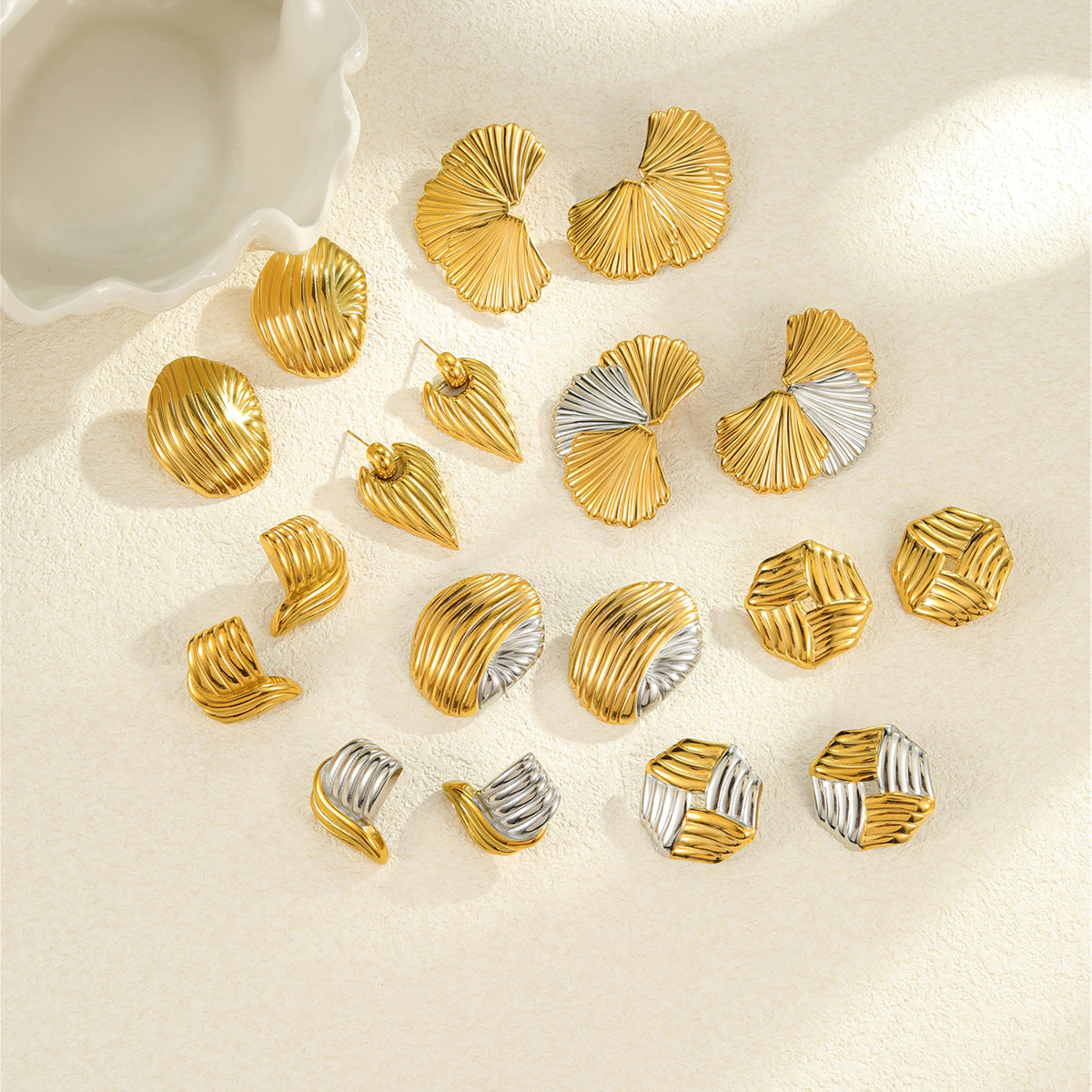 Pendientes de Tachuela de Acero Inoxidable Geométricos con Textura de Rombo y Acabado Chapado para Mujer