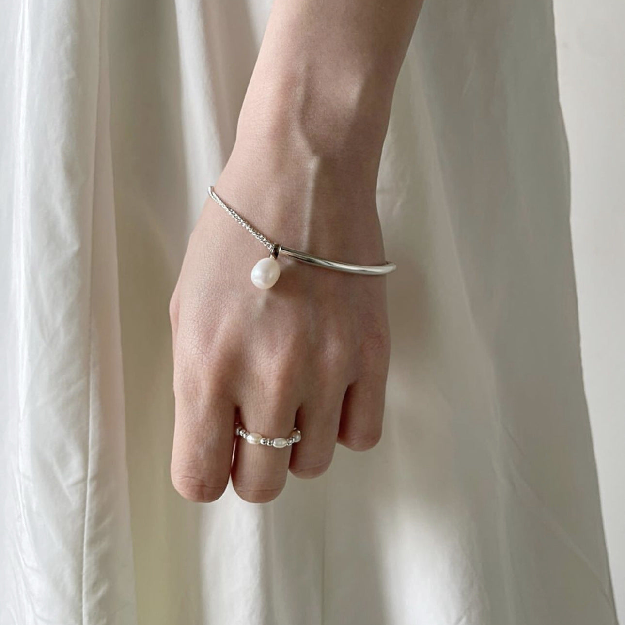 Bracciale Minimalista Geometrico con Perle in Argento Sterling S925 da Donna