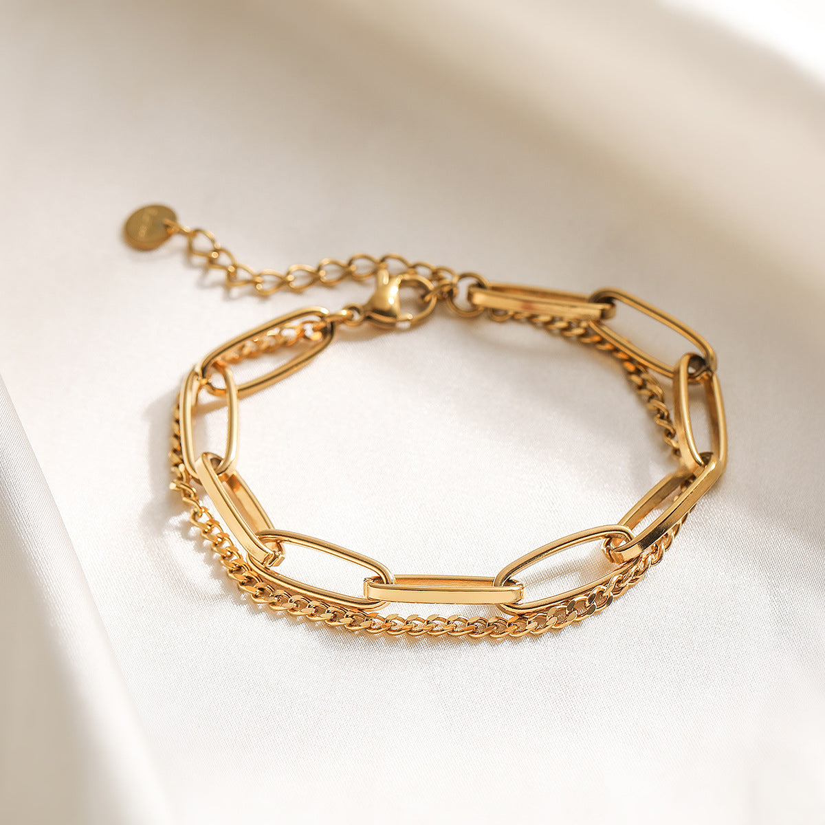 Minimalist Geometric Stainless Steel Bracelet for Women with 18K Gold Plating Fashionable Everyday Accessory