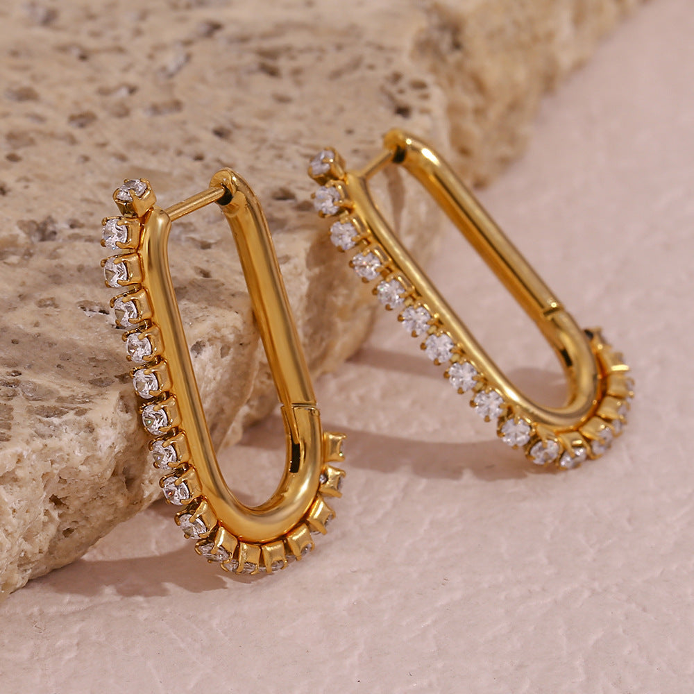 Pendientes de acero inoxidable en forma de U, de estilo oficina, a la moda, con chapado en oro de 18 quilates y detalle de borde de circonitas.