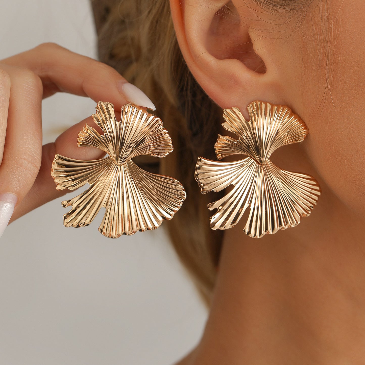 Vintage Geometric Iron Plated Ginkgo Leaf Earrings for Women