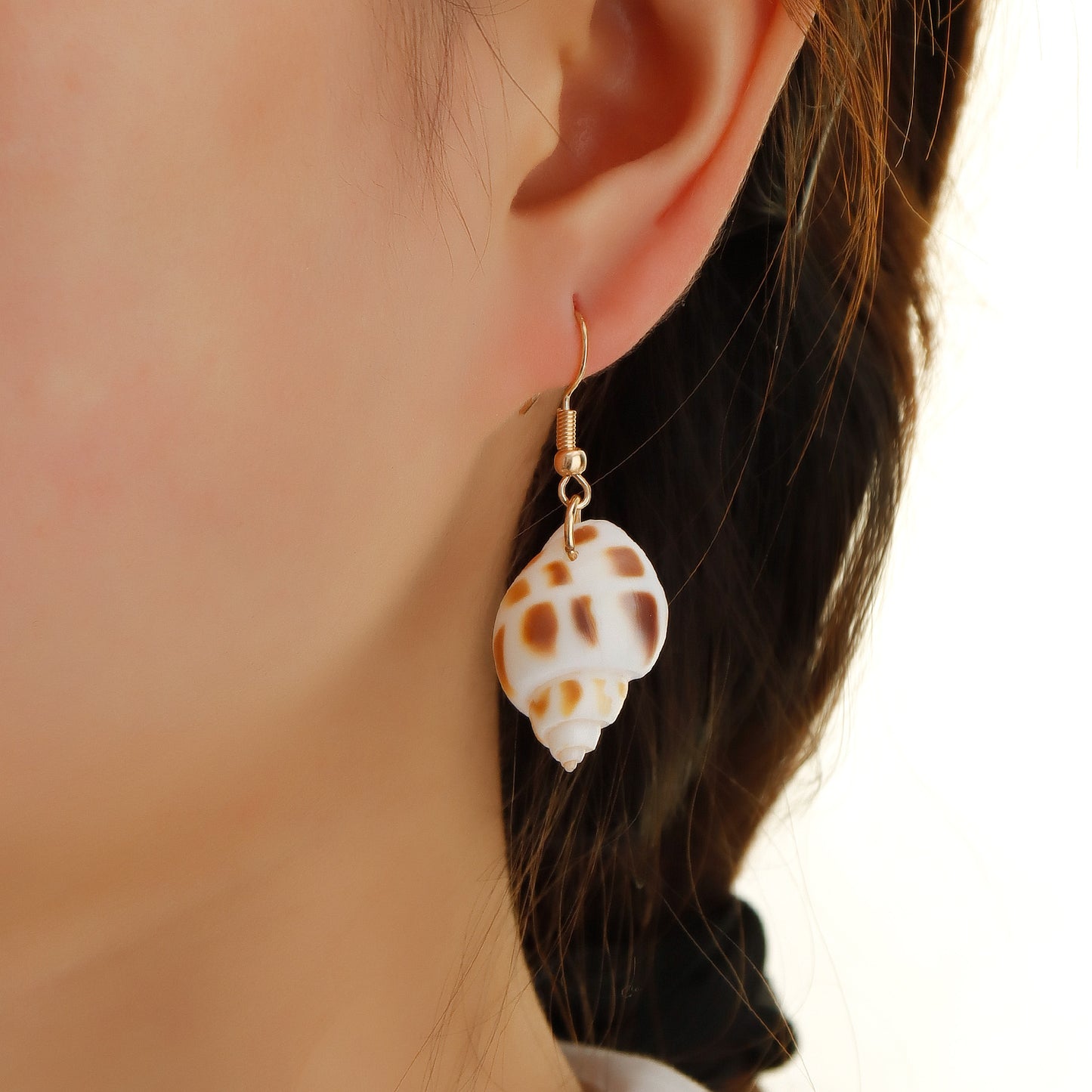 Pendientes con forma de concha marina y estrella de estilo vintage para mujer con acabado chapado y detalles de perlas