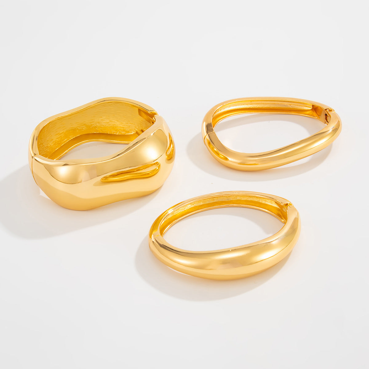 Exaggerated Geometric Oval Plated Alloy Bangle Bracelet Set