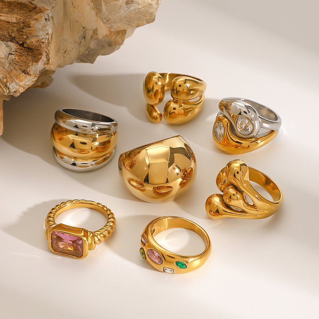 Anillo de acero inoxidable chapado con diseño geométrico de estilo vintage y acentos de circonita para mujer