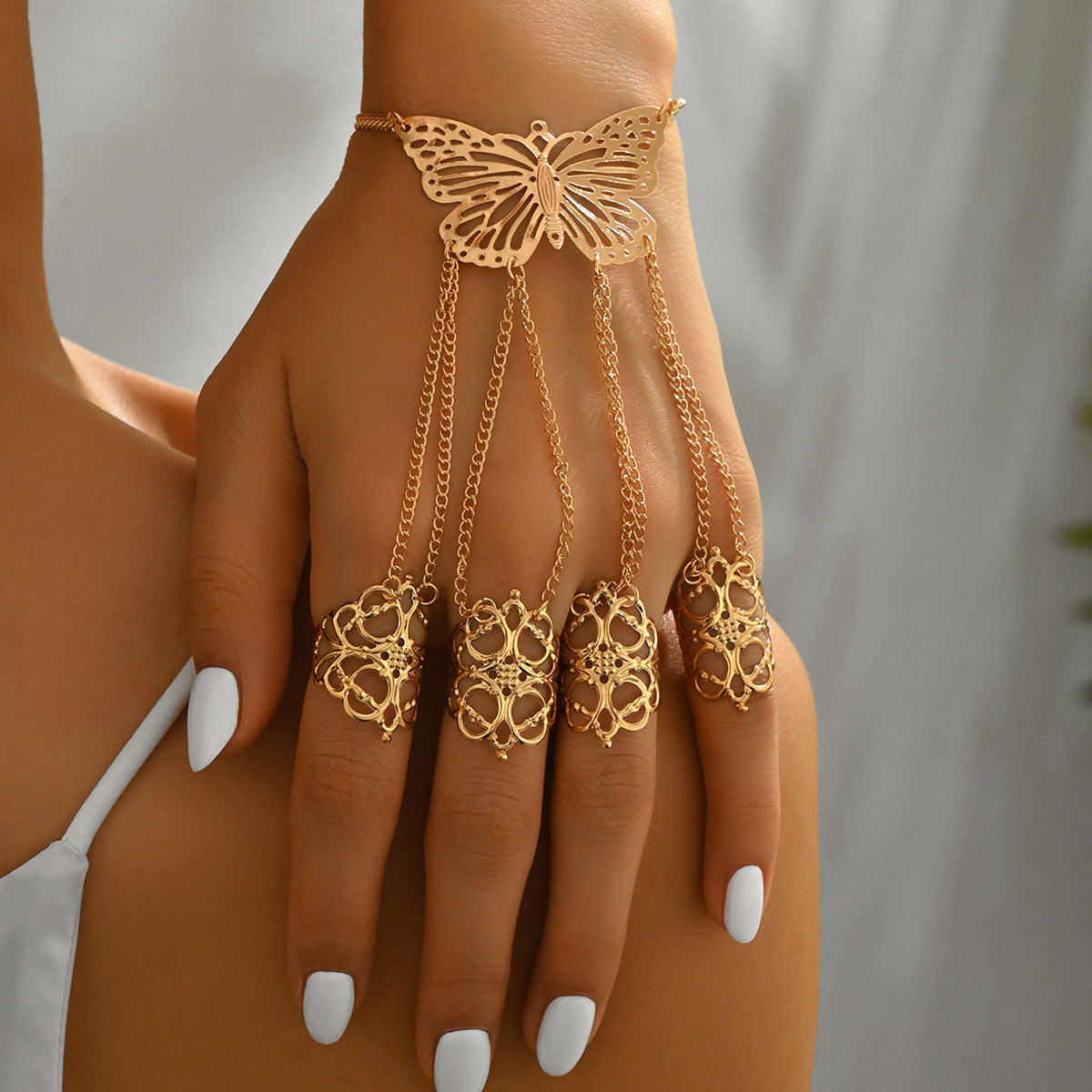 Set bracciale e anello da donna placcato in lega di zinco a forma di farfalla con design minimalista e alla moda