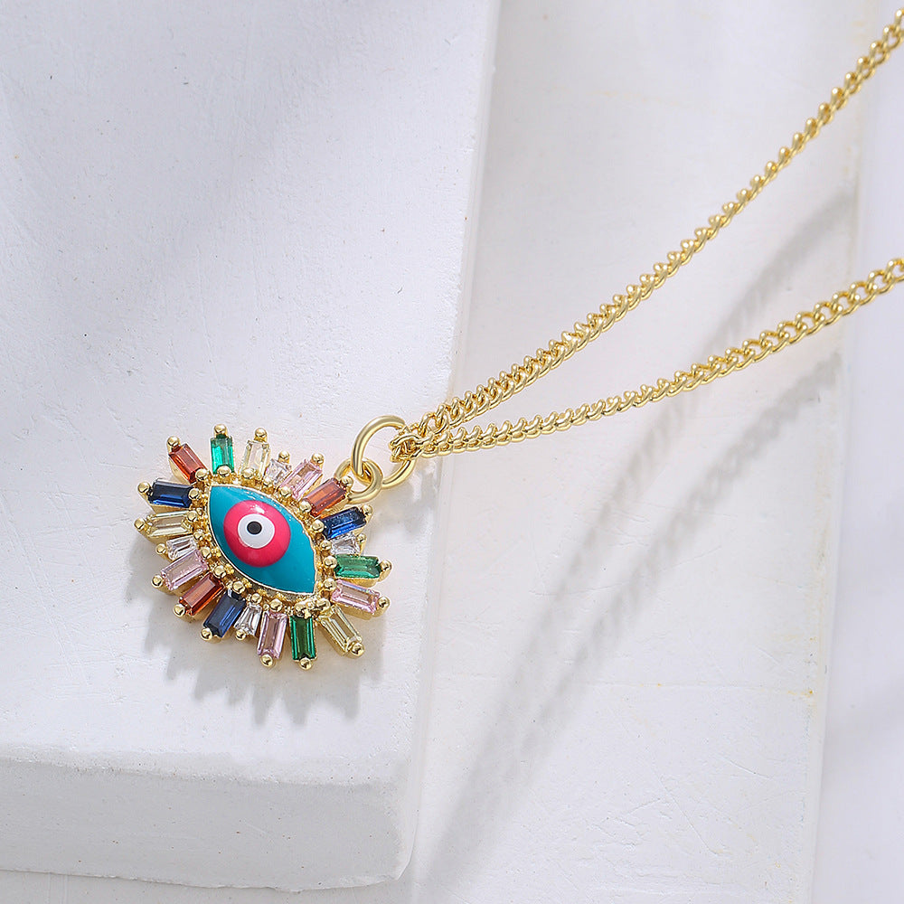 Collana con pendente a occhio di Allah geometrico minimalista da donna, base in rame placcata oro 18K e dettagli in smalto colorato