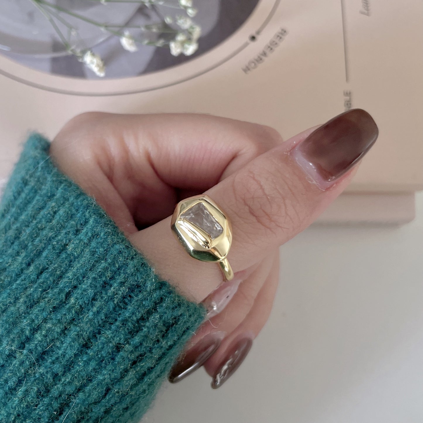 Anillo de plata de ley S925 minimalista de forma irregular para mujer con acabado chapado