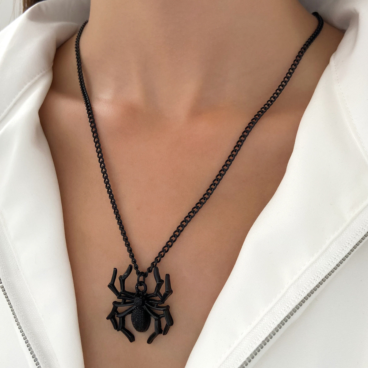 Pendientes llamativos góticos con araña en aleación con acabado galvanizado para estilo punk de Halloween
