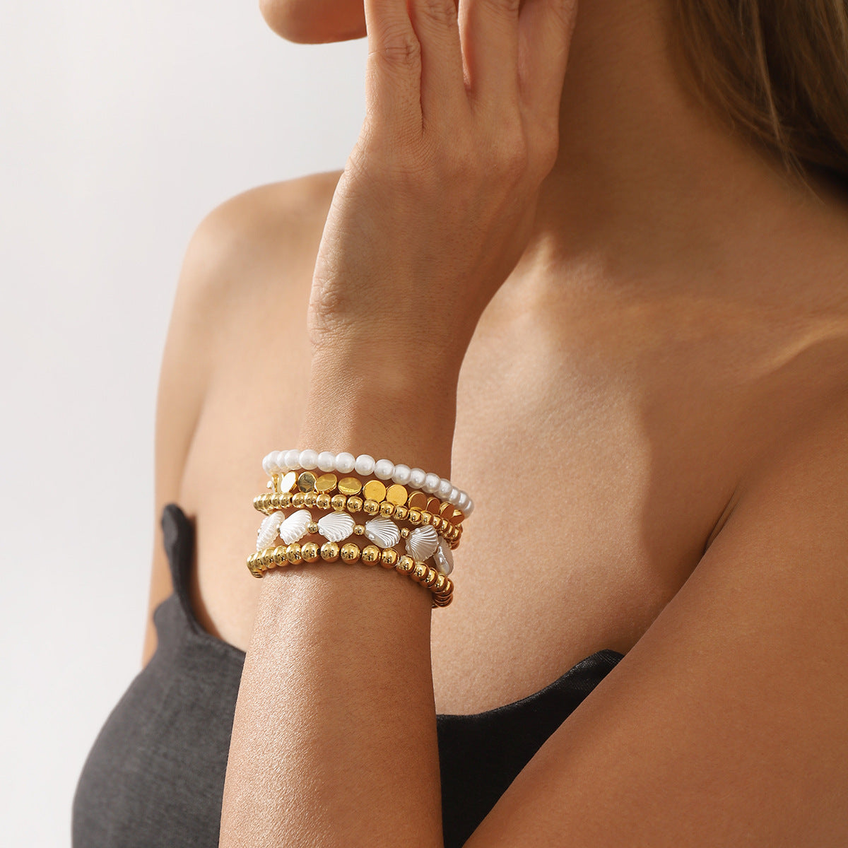 Set di braccialetti multistrato con perle artificiali a forma di cuore geometrico, perle CCB, dolce e grintoso, per donna