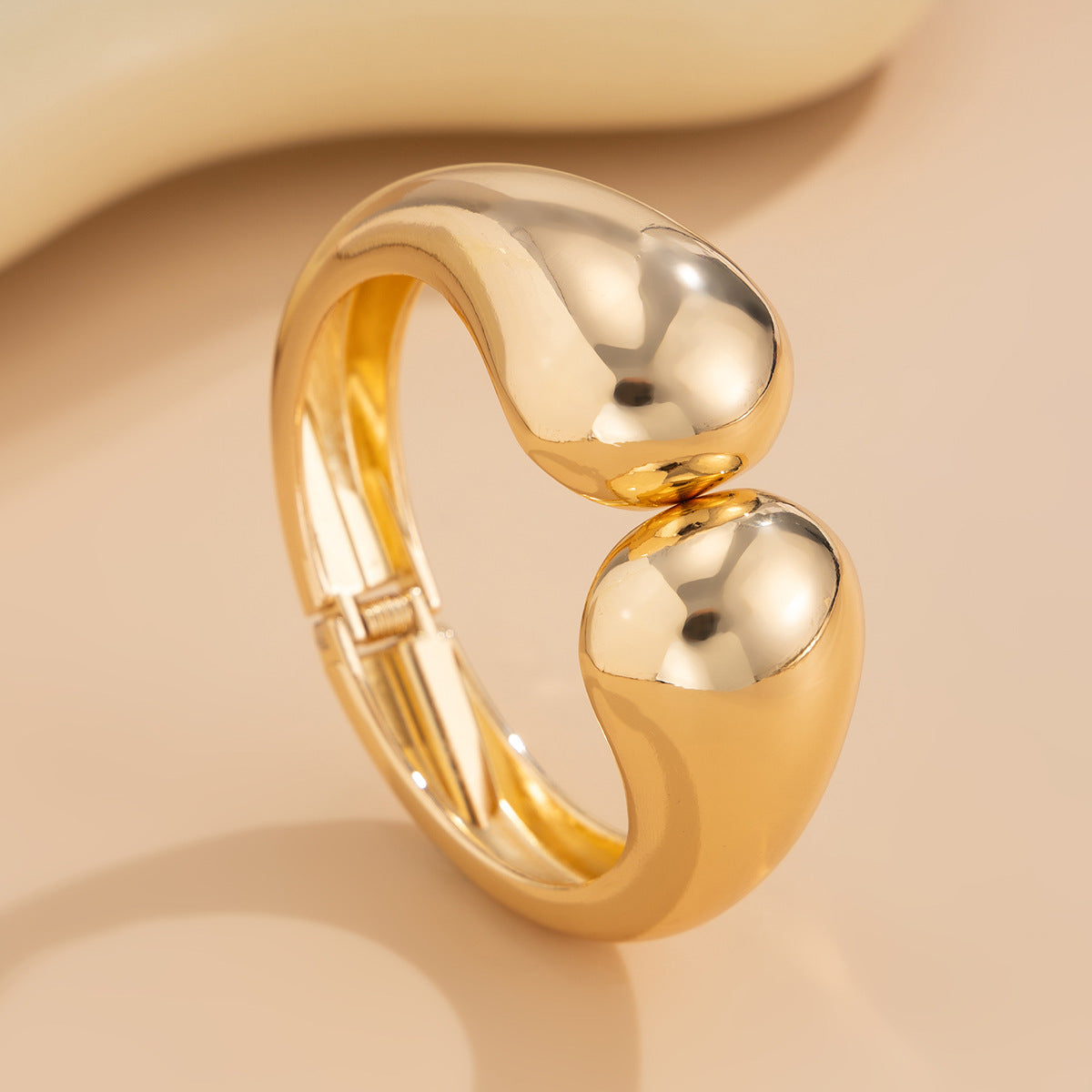 Exaggerated Irregular Teardrop Alloy Plated Bracelet Set