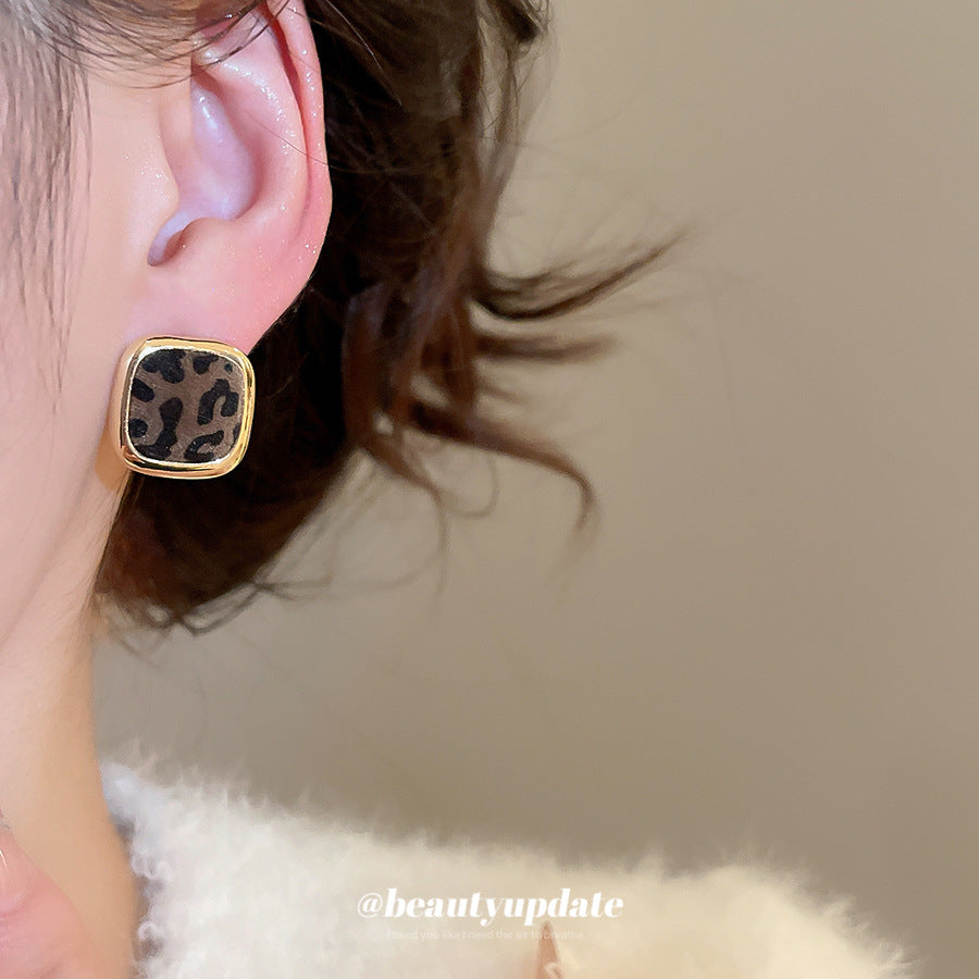 Aretes cuadrados geométricos de leopardo de terciopelo retro en plata esterlina, joyería artística minimalista para mujer