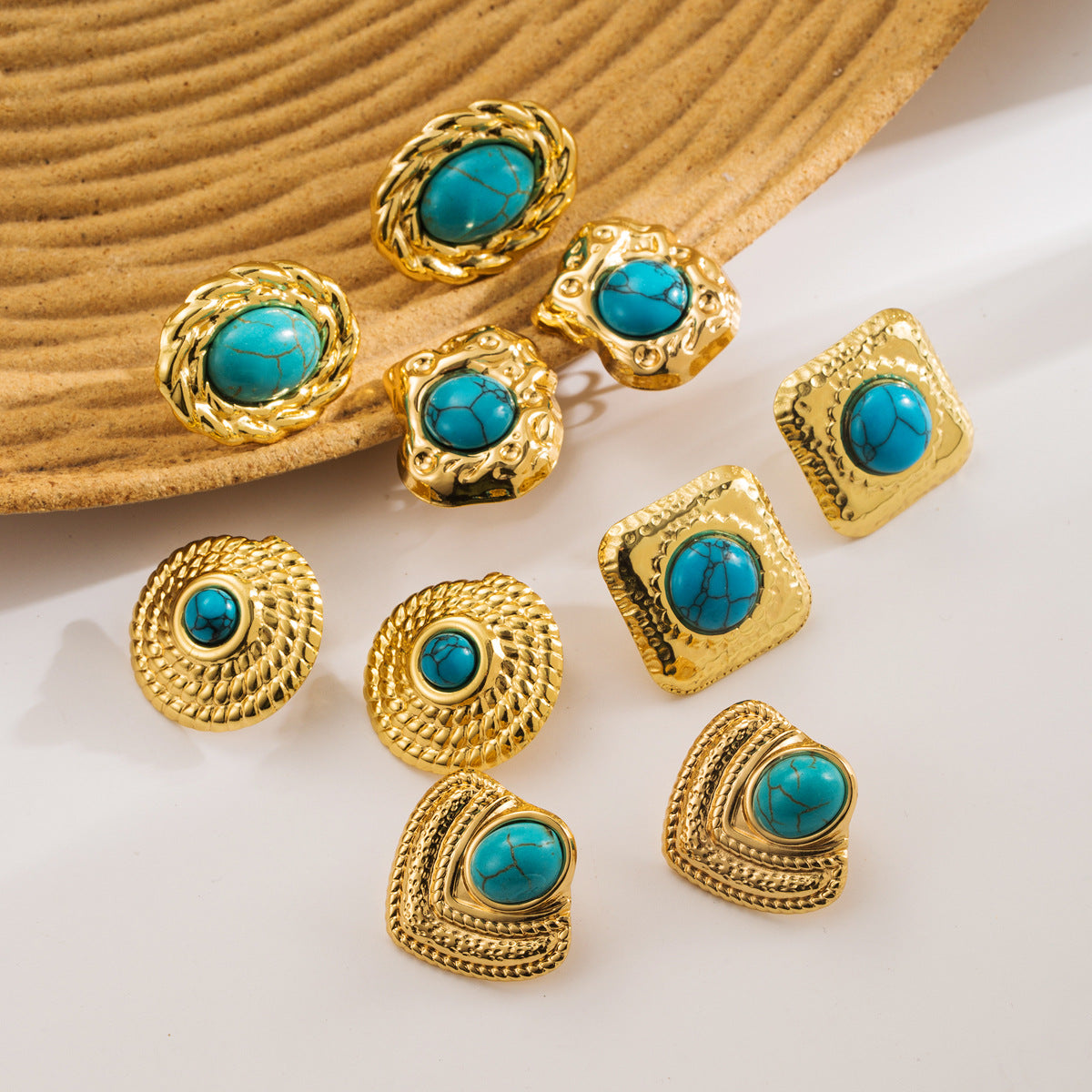 Pendientes de tuerca geométricos minimalistas vintage de acero de titanio con incrustaciones de turquesa y acabado chapado
