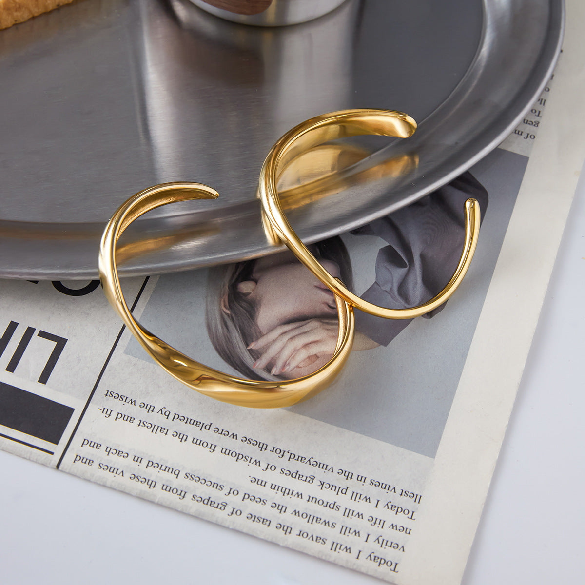Anillo brazalete geométrico minimalista de lujo, chapado en oro de 18 quilates, de acero inoxidable, joyería de moda para mujer