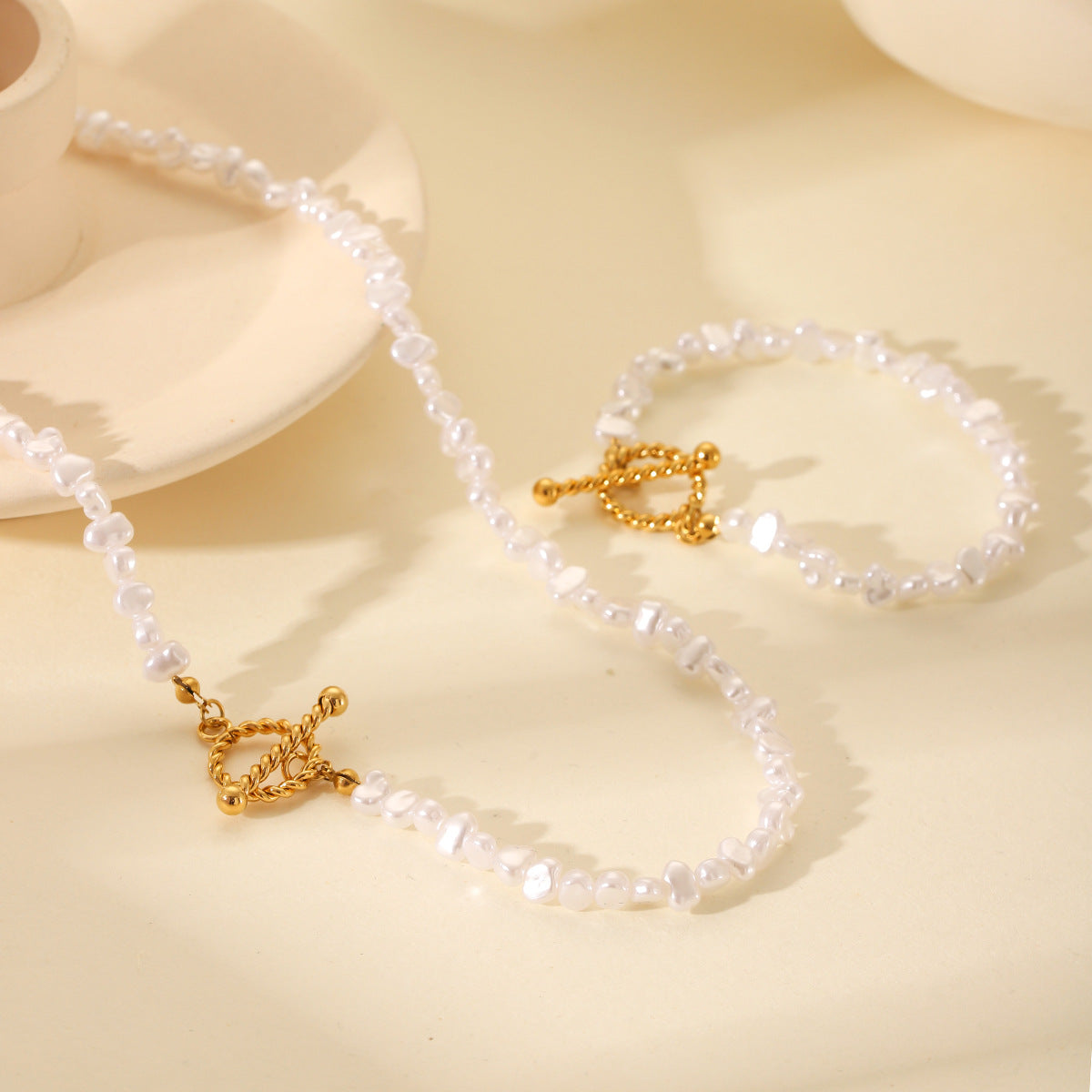 Ins Style 18K Gold Plated Geometric Stainless Steel Pearl Necklace with OT Clasp for Women