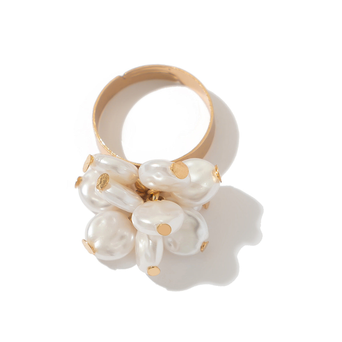 Anello regolabile "Ins Style" con perla finta galvanizzata a forma di fiore e foglia, con dettagli in piuma arricciata