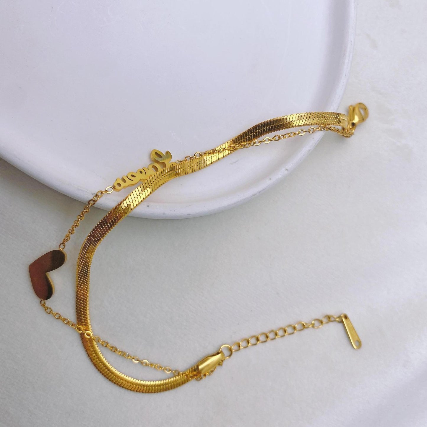 Tobillera de Monedas Minimalista de Doble Capa para Mujer en Acero de Titanio con Chapado en Oro de 18K, Diseño en Forma de Corazón