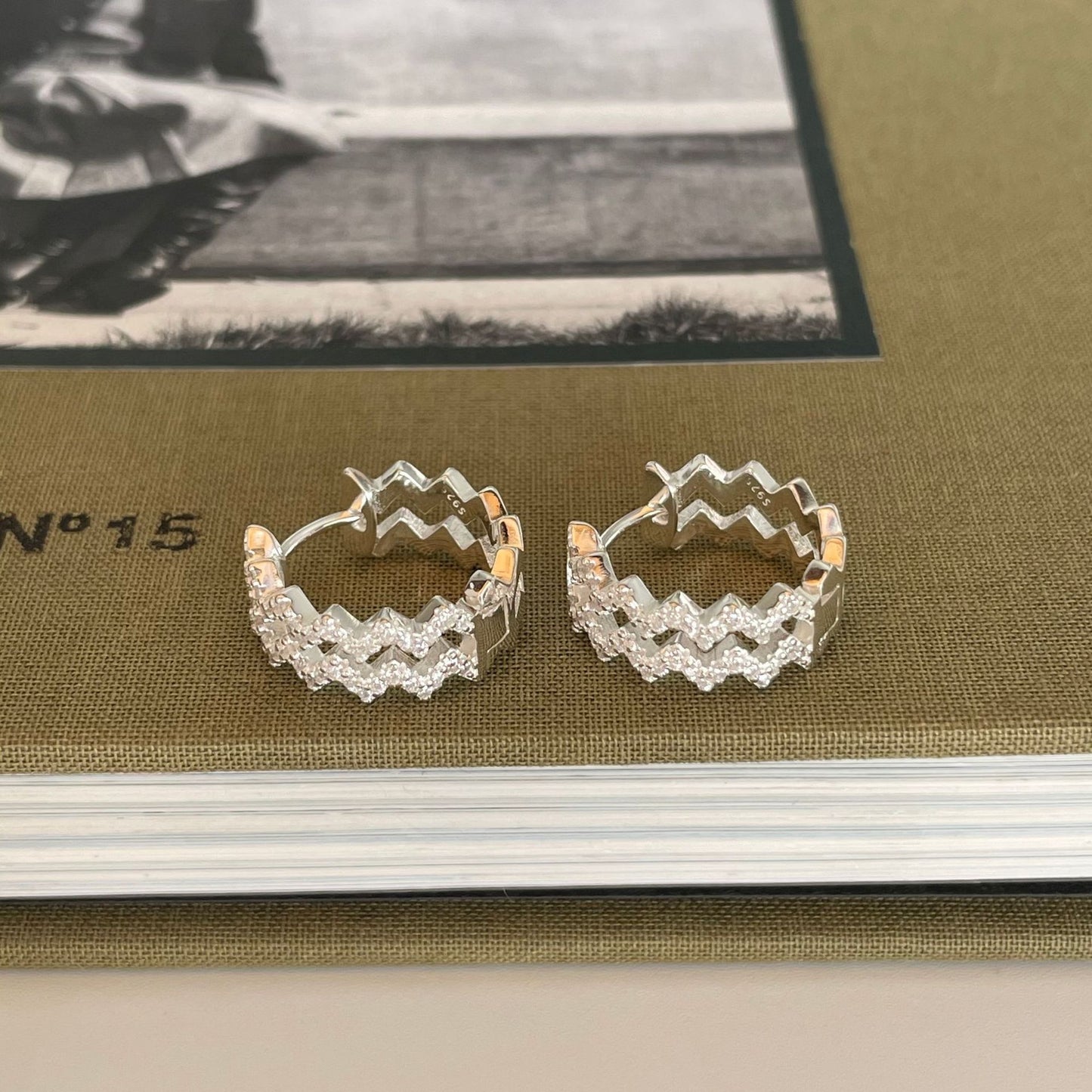 Minimalist Water-Drop-Shaped 925 Sterling Silver Earrings with Pearl Inlay for Women