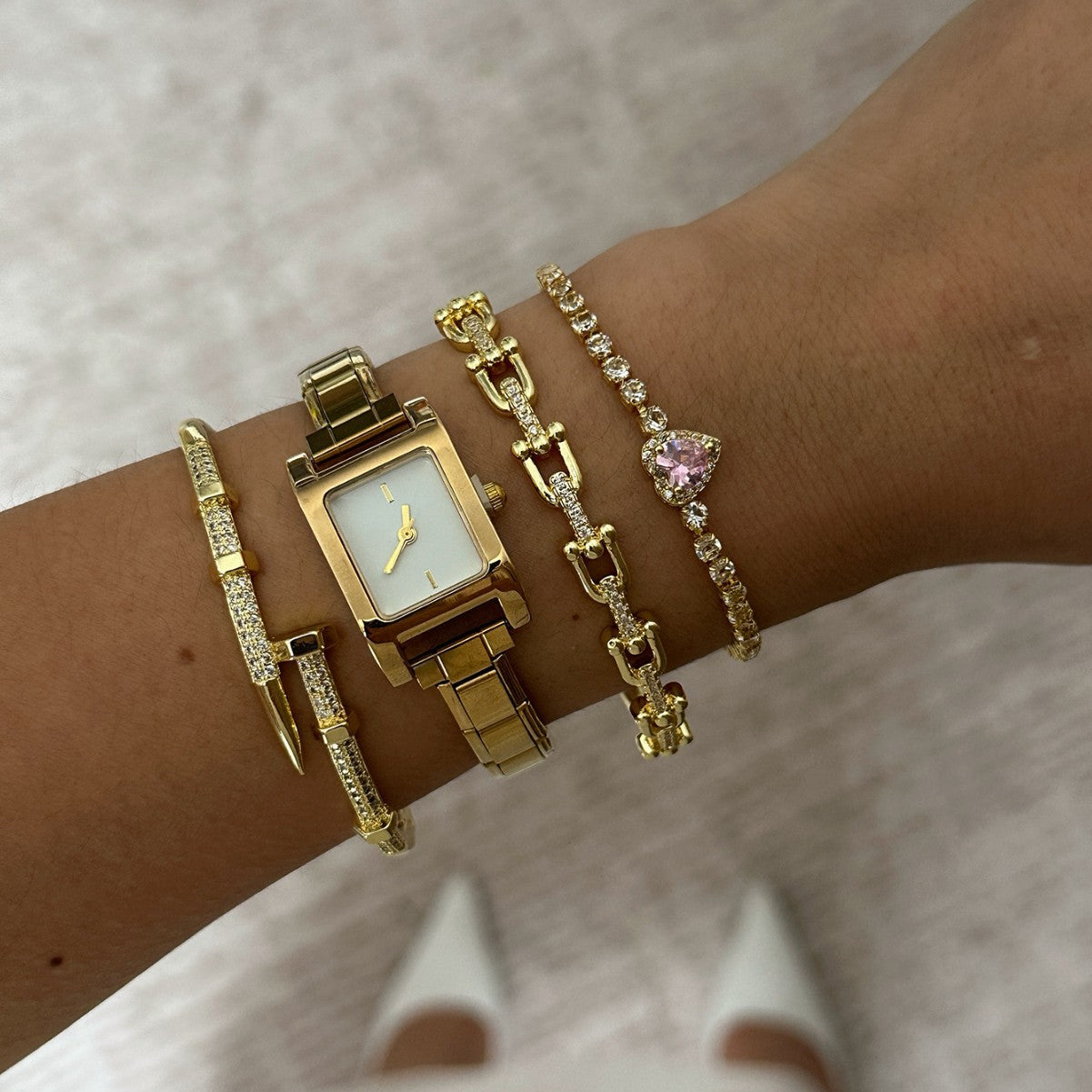 Luxury Heart Rhinestone Plated Brass Bracelet with Cable Chain and Clasp for Women