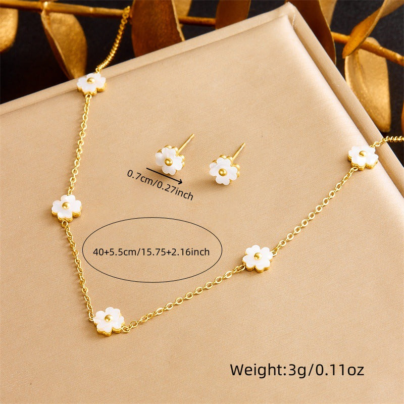 Set di gioielli da donna vintage con fiori e conchiglie bianche, in acciaio inossidabile placcato, con bracciale, orecchini e collana a catena regolare