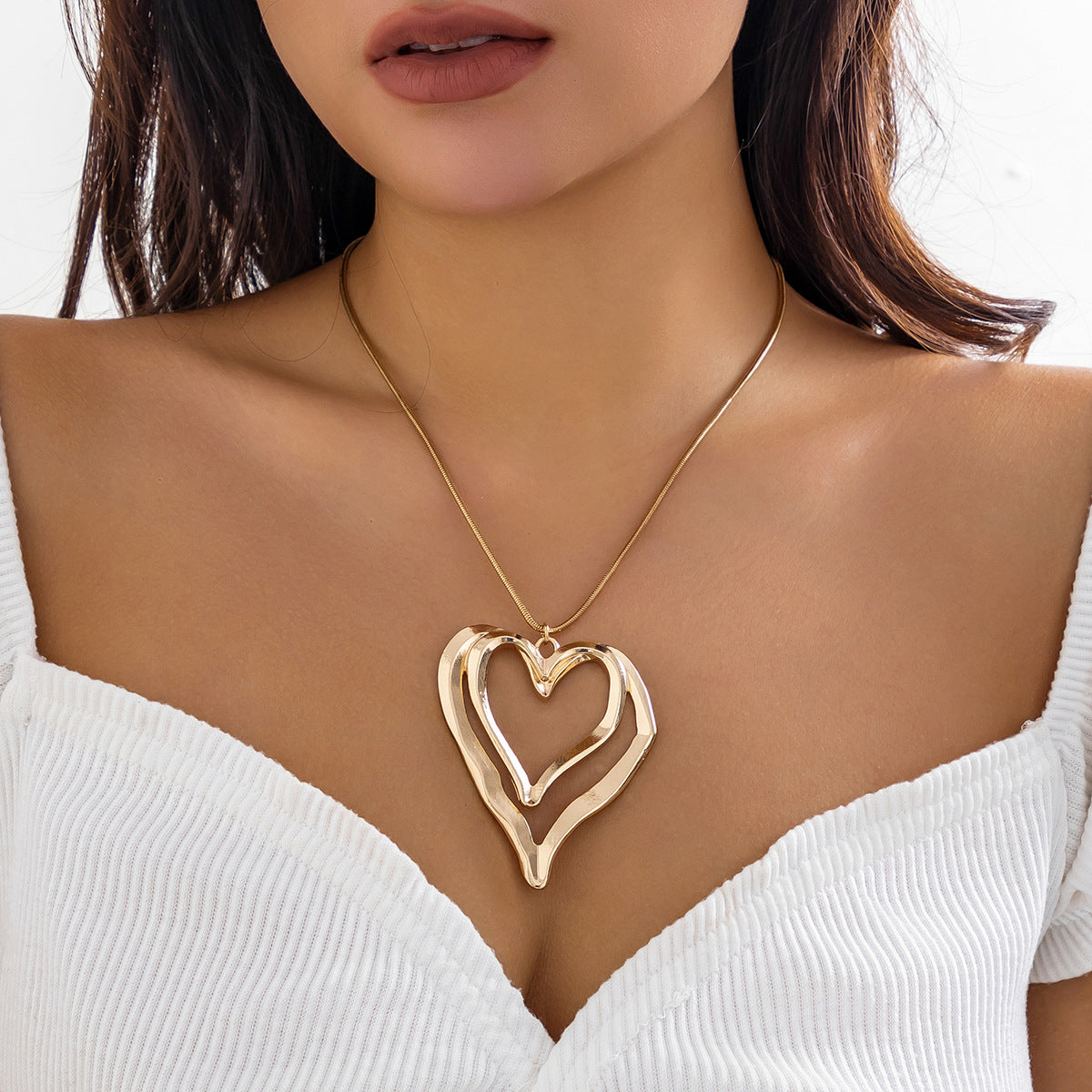 Minimalist Sweet Heart Pendant Plated Alloy Choker Necklace for Women