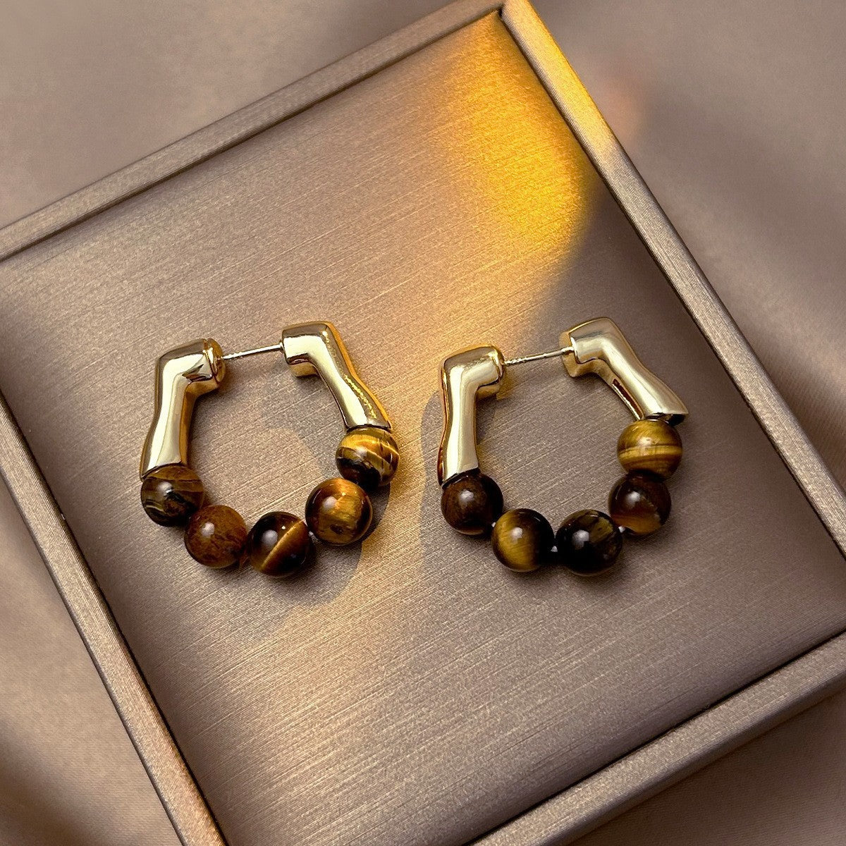 Pendientes de tuerca retro de ojo de tigre geométricos con baño de rodio para mujer, joyería de uso diario minimalista de lujo