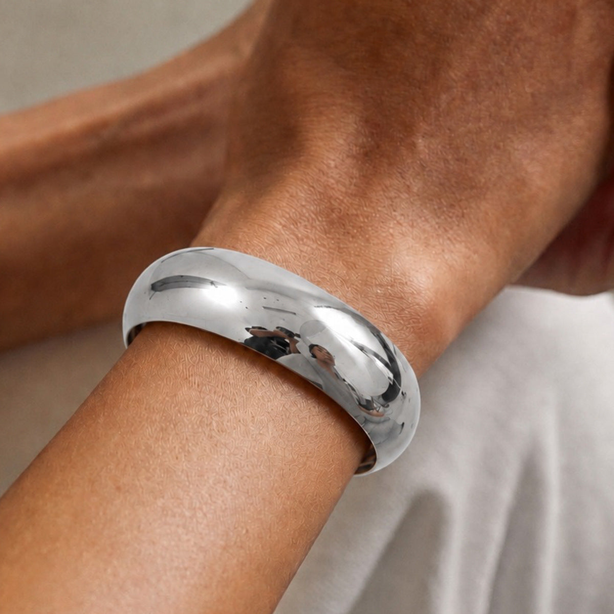 Minimalist Round PVD Polished Stainless Steel Bangle Bracelet