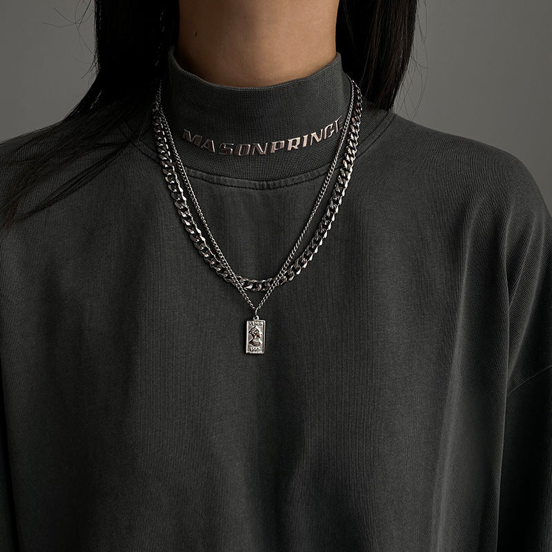 Collar con colgante geométrico minimalista de acero de titanio con acabado pulido para hombres y mujeres, cadena de eslabones cubanos en capas