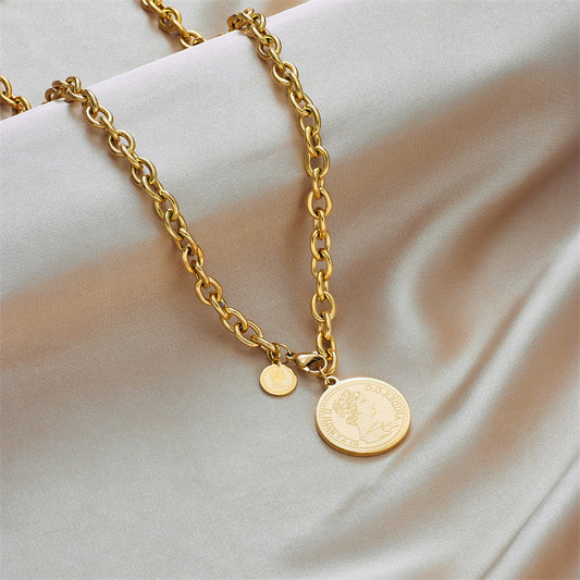 Collana con ciondolo rotondo vintage con personalità retrò in acciaio al titanio placcato per donna