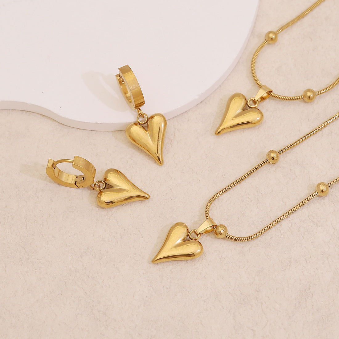 Collana da donna con ciondolo a cuore minimalista in acciaio inossidabile placcato, a catena, girocollo