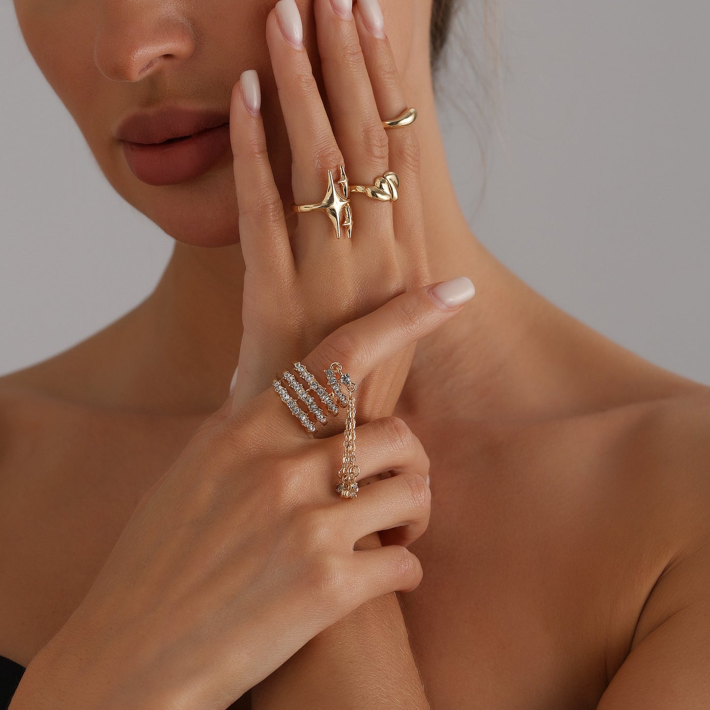 Anillo de borla ajustable geométrico con acabado metálico y superficie chapada para mujer