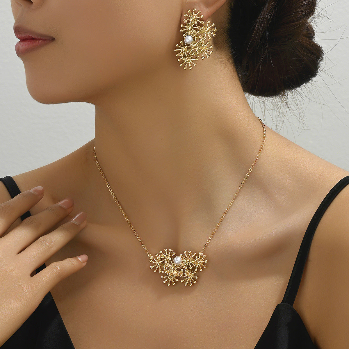 Juego de collar con colgante de aleación minimalista con forma de girasol con incrustaciones de perlas para mujer