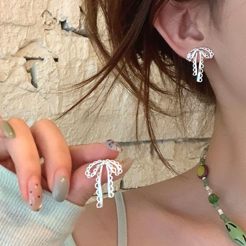Pendientes de Flores Geométricas con Incrustaciones de Diamantes de Imitación en Cobre Bañado y Postes de Acero Inoxidable para Mujer, Joyería de Oreja de Lujo Minimalista y de Moda para el Día a Día