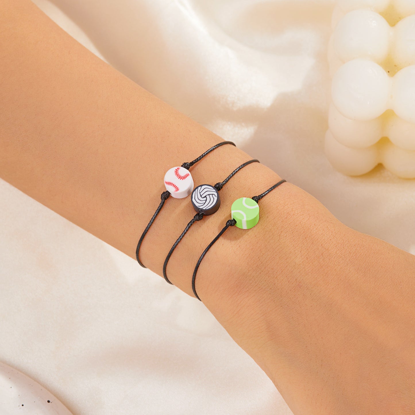 Bracciale da donna in resina placcata elegante a sfera intrecciata