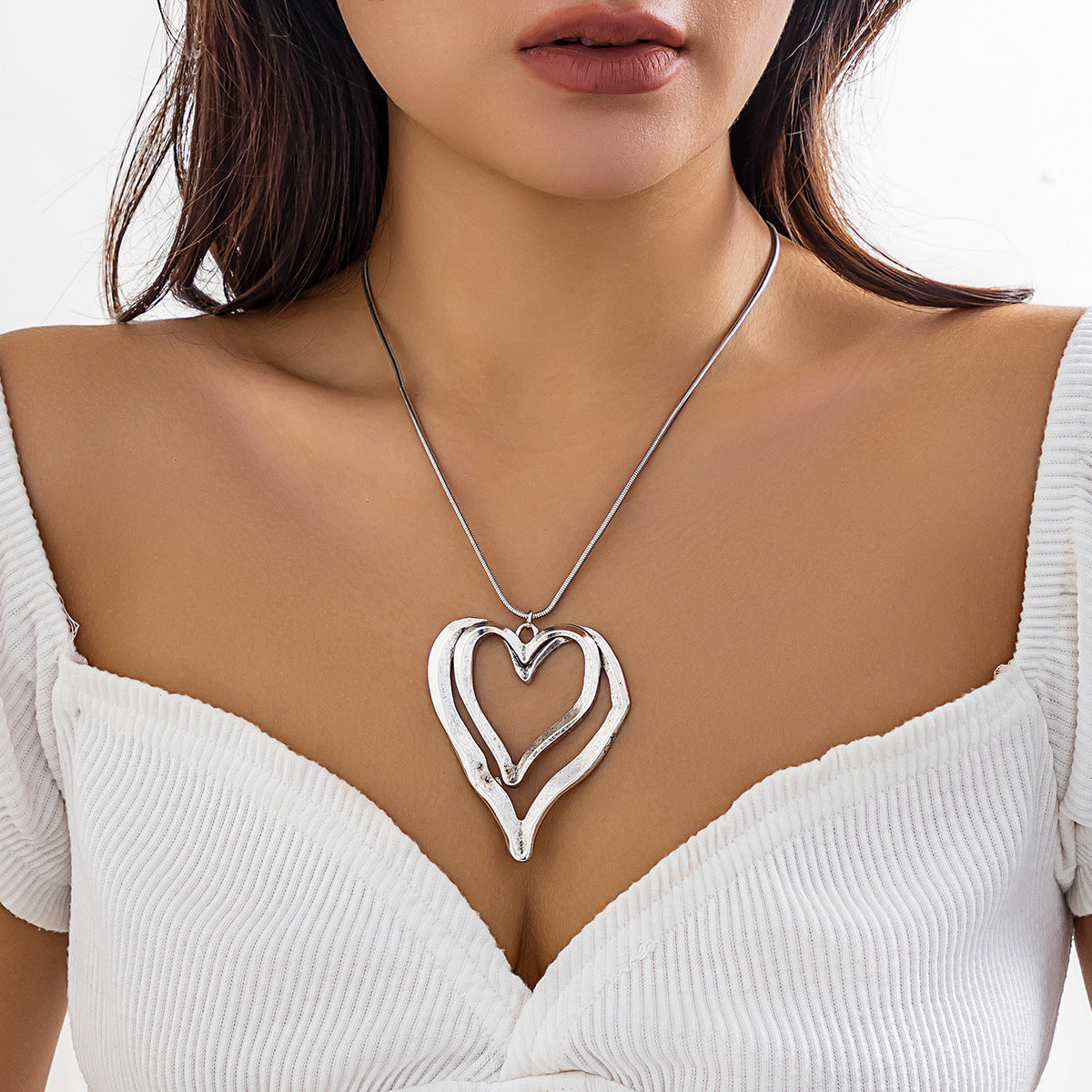 Minimalist Sweet Heart Pendant Plated Alloy Choker Necklace for Women