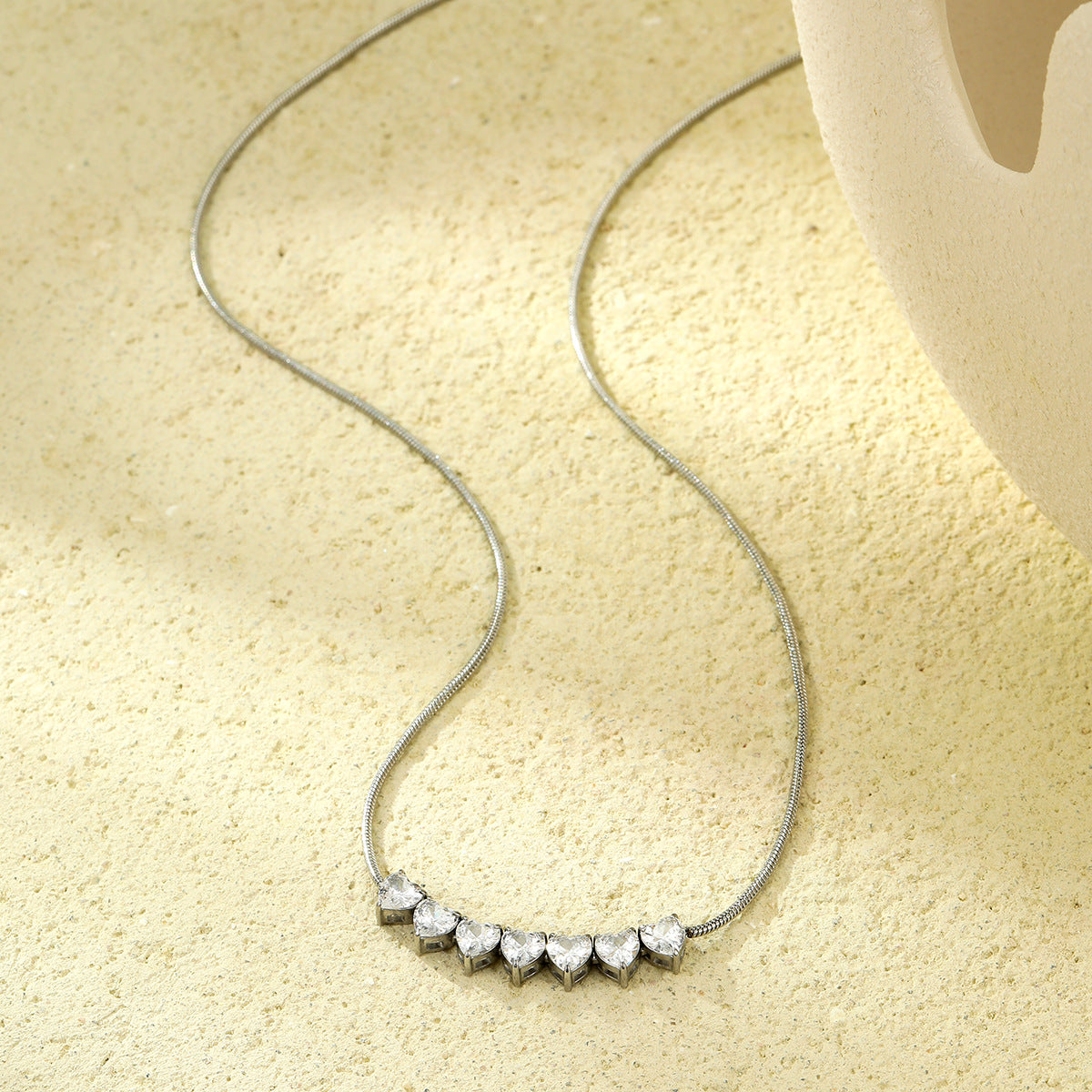 Elegante collar con colgante de circonia en forma de corazón estilo OL para mujer, de acero inoxidable con acabado chapado
