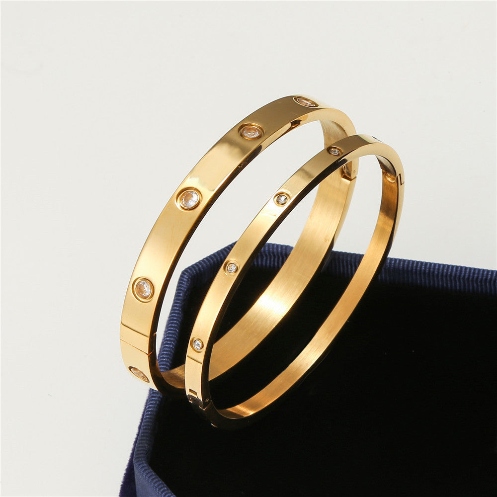 Casual Geometric Round Rhinestone Plated Titanium Steel Bracelet with Clasp