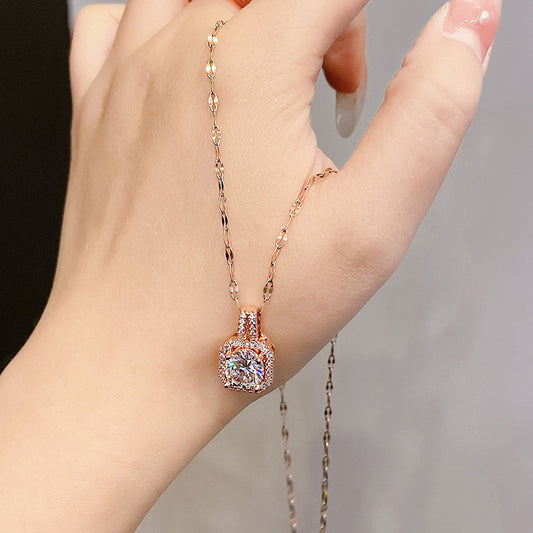 Collar de Acero de Titanio con Diseño Geométrico Original y Dije Cuadrado Facetado para Mujer, Cadena con Guardapelo Hipoalergénica