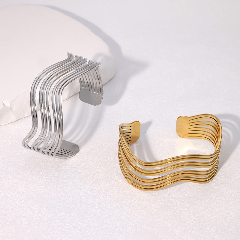 Bracciale da donna in acciaio inossidabile a linea geometrica minimalista con finitura placcata