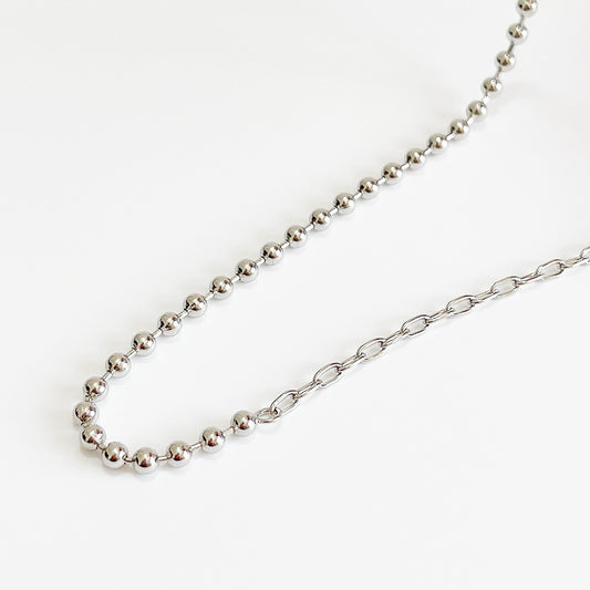 Collana girocollo minimalista asimmetrica in argento sterling 925 con perline e design geometrico rotondo