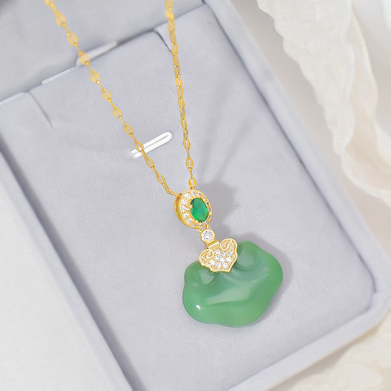 Vintage Chinese Style Irregular Cloud Pattern Jade Pendant Necklace for Women with Titanium Steel Snake Chain and Plated Finish