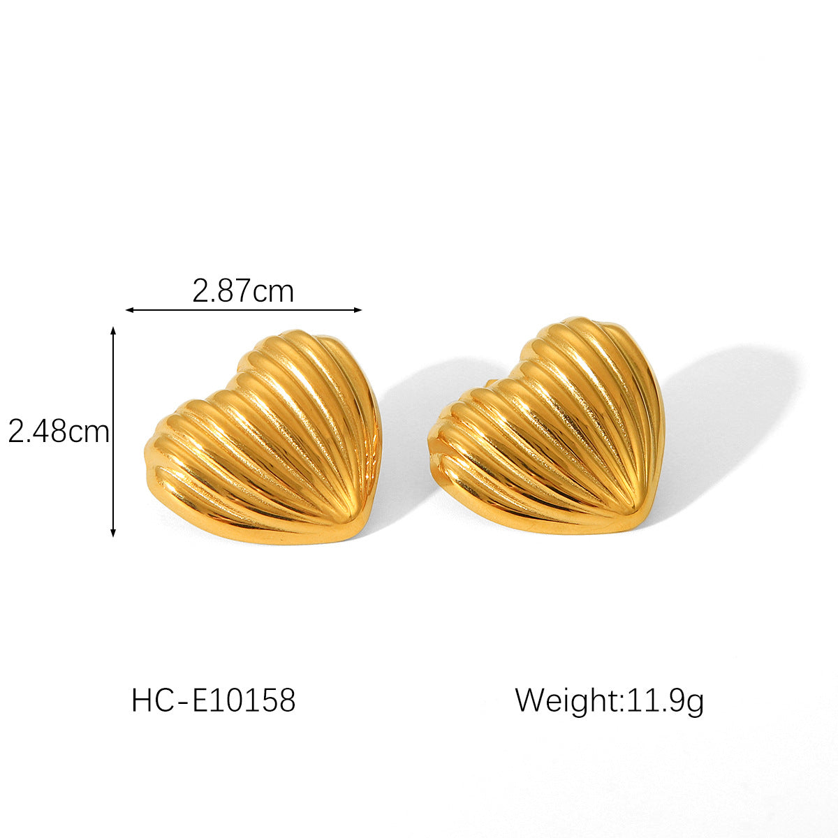 Orecchini a perno minimalisti a forma di cuore in acciaio al titanio con placcatura in oro 18 carati da donna