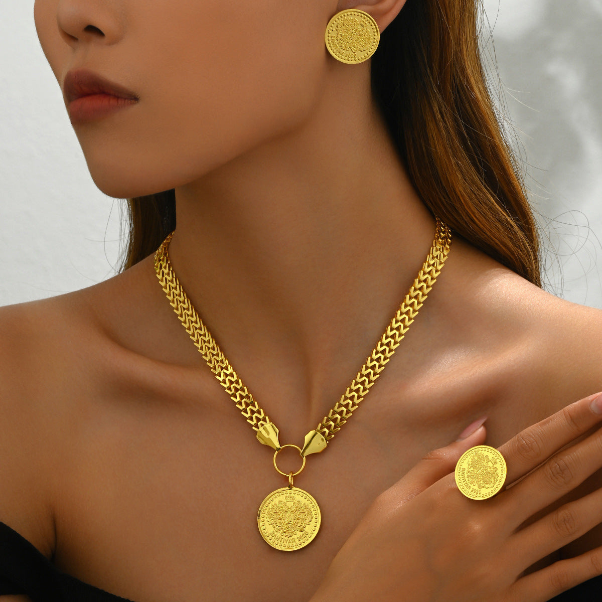 Conjunto de collar, pendientes y anillo de aleación chapada en oro de 18 quilates con colgante redondo de Árbol de la Vida de Lujo Ligero para mujer
