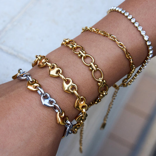 Chic Heart-Shaped Pig Nose Clasp Titanium Steel Bracelet and Stainless Steel Hoop Earrings Set for Women